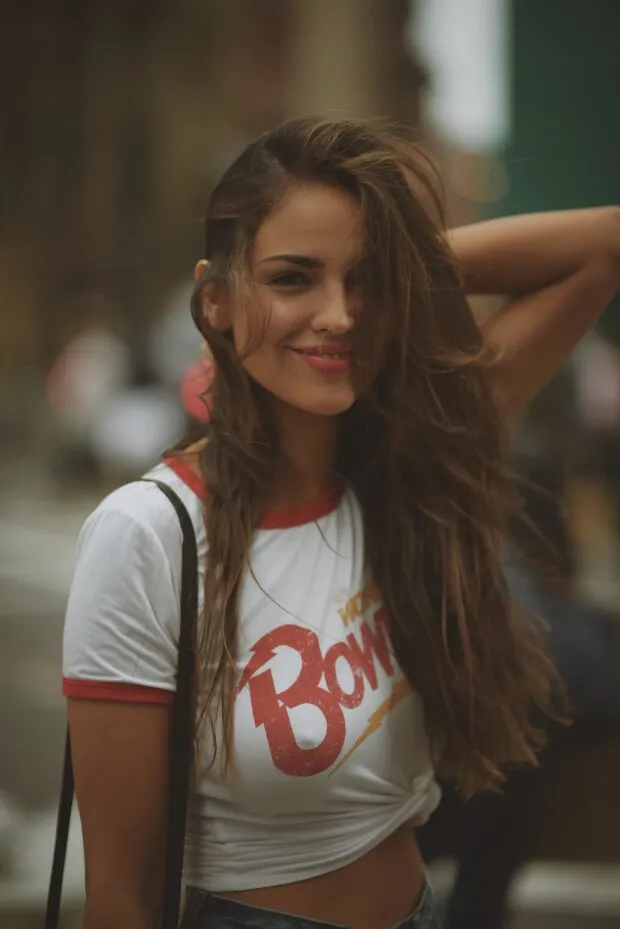 eiza gonzalez in a bowie t-shirt