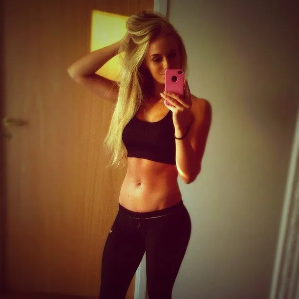 super toned babe anna nystrom.