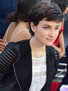 bex taylor klaus 16