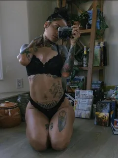 kehlani looking sexy in savagexfenty bra and panties