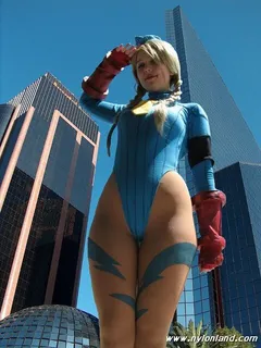 see more sexy cosplay chicks