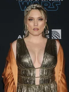 clare grant braless boobs showing nice cleavage in a low cut sexy dress photographed at the premiere of "star wars: the rise of skywalker".