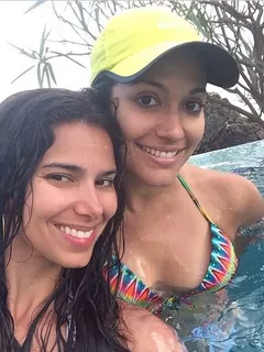 roselyn sanchez hot tub selfie