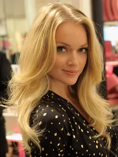 lindsay ellingson -11/84 -5'11''- 33-24-34''-32a-bra -121lbs - 8-shoe, "victoria secret" babe, so sweet cunnilingus! -yum! yum!