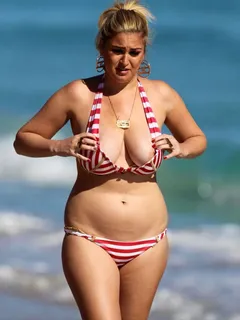 josie goldberg nip slip on the beach