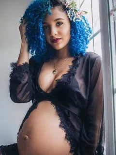 pregnant ebony