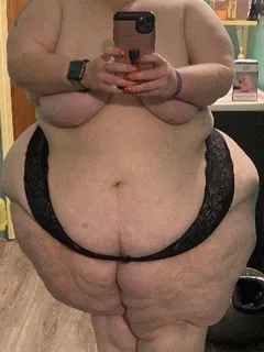 ssbbw wide hips