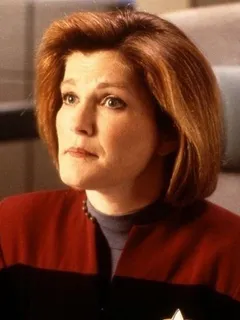 kate mulgrew as captain kathryn janeway in star trek: voyager