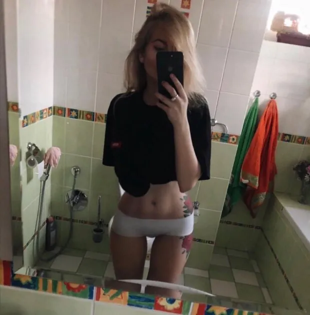 homemade sexy selfie - skinny blondie mirror shot