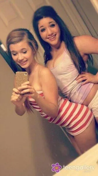 teen selfie