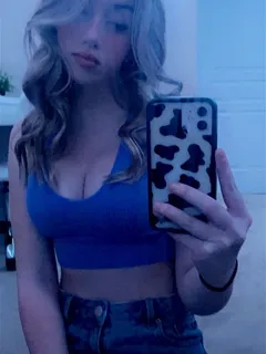 quincy blue top selfie