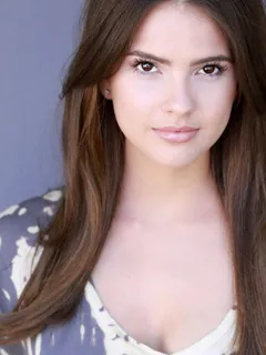 shelley hennig