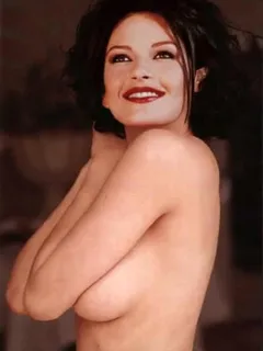 catherine zeta-jones nude & sexy photos