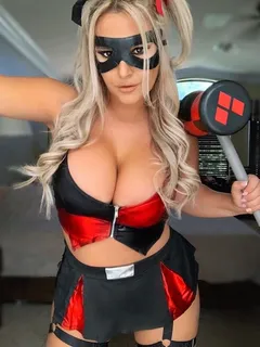 harley quin with big boobs