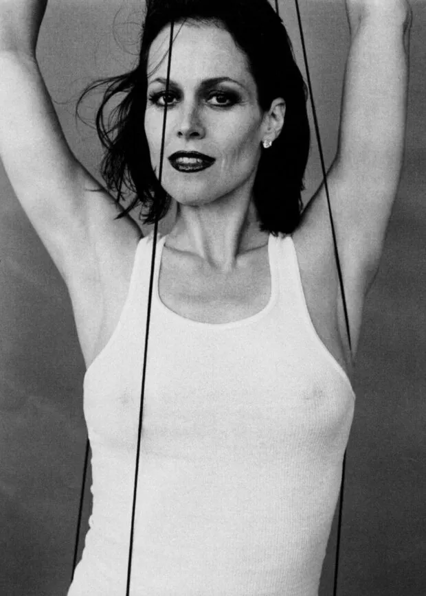 full sigourney weaver