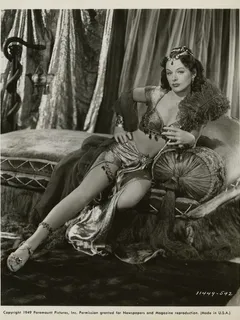 hedy lamarr  - 5'7'' -  austrian sweetheart....1949 "samson and delilah"- a favorite.....passed 2000.