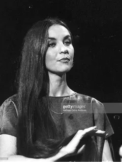 crystal gayle 35th pic.