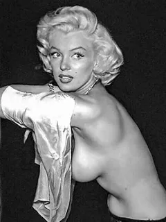 marilyn monroe shows a boob