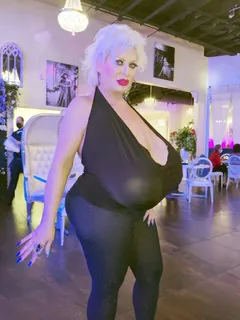 fat butt giant fake tits claudia marie out meeting a client in las vegas