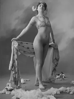 mata hari nude  c. 1910