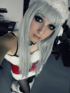 hat over bangs - vivi bunnycore