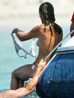 pippa middleton - topless bikini leaked pictures