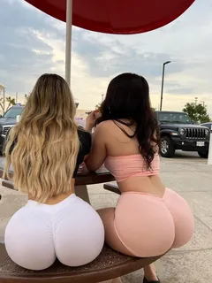 in-n-out pawgs