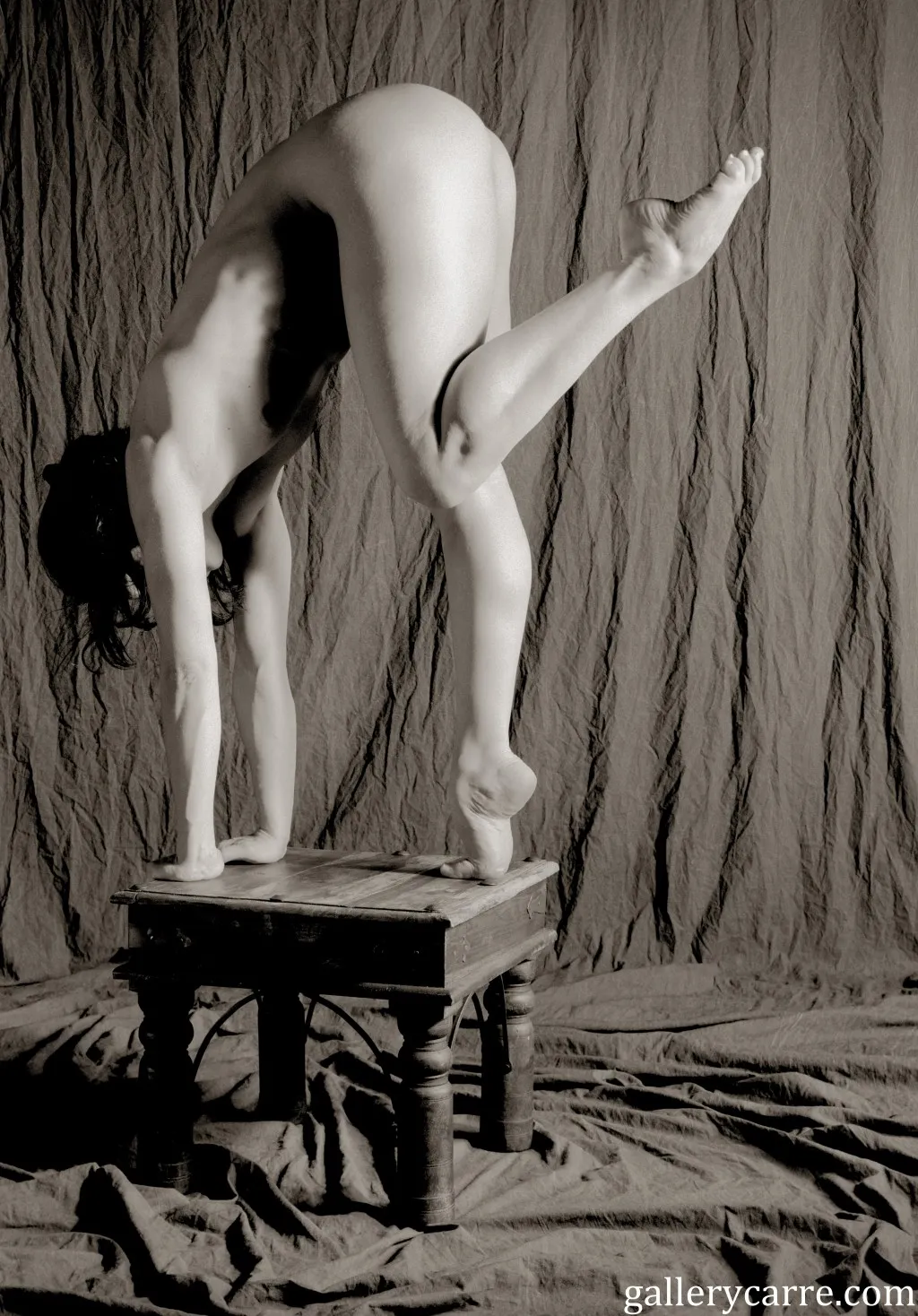 Elena in Gallery Carre set Sport