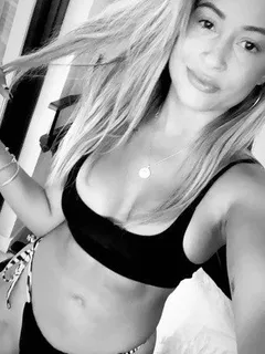 kayla braxton in b&w