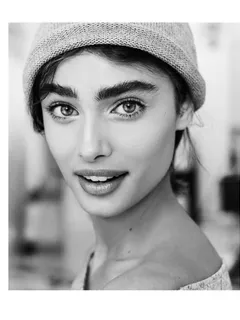 model, taylor marie hill is super-cute, eyebrows 'n' all!