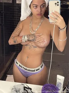 malu trevejo mirror selfie