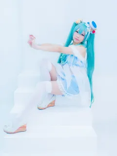 Miku Hatsune in All Gravure set Nairu