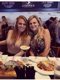 rylee and her hot mom