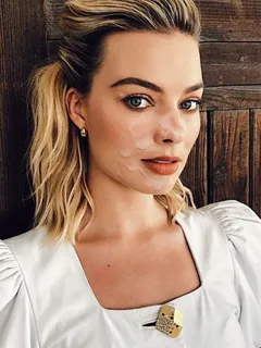 margot robbie - hot cum facial