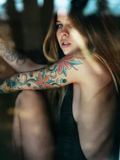 sexy tattooed bitches 224