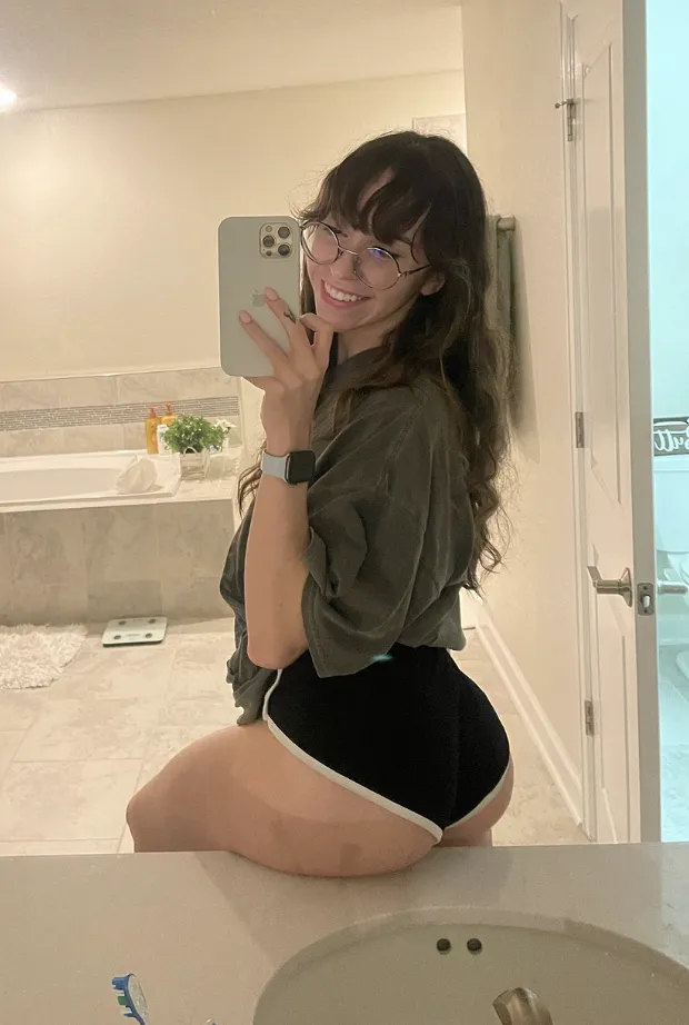 sexy nerdy teen