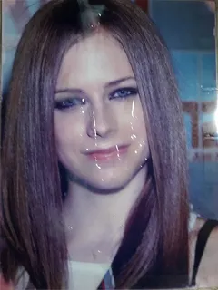 avril lavigne sexy pretty face drenched in cum