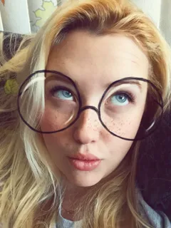 samantha rone cute snapchat glasses filter