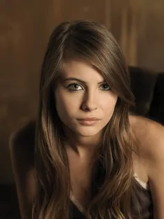 willa holland