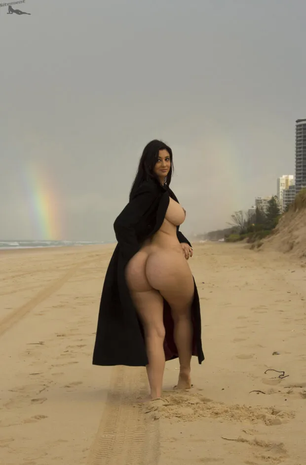 rare pawg whooty shoots rainbows out its ass