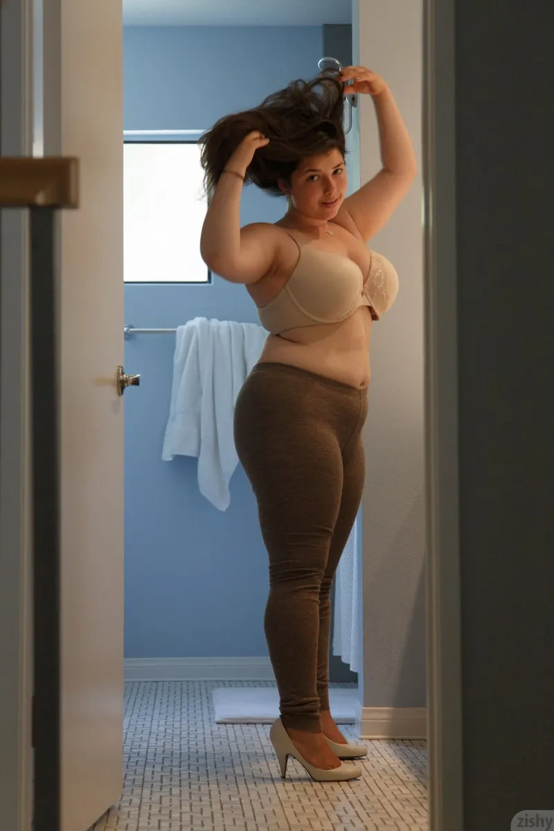 Carolina Munoz in Zishy set Not For Everyone