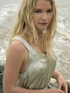 emilie de ravin pokies