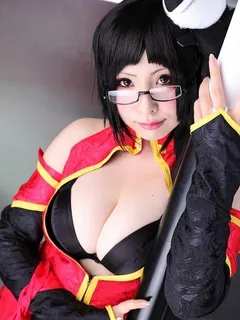 see more sexy cosplay chicks