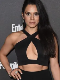 gorgeous fit sepideh moafi showing stomach = sexy