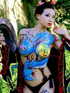 yaya han in body paint