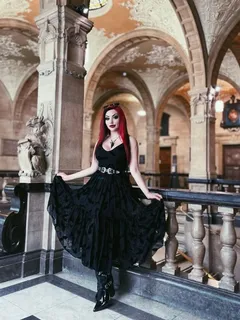 avail yourself of all the comforts of my castle (model: dani divine)