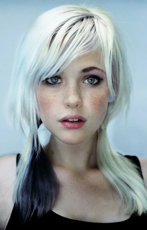 hot woman with dyed hair and cute eyes