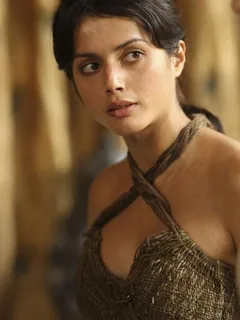 norwegian actress amrita acharia!