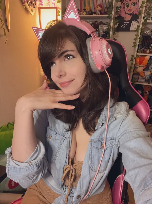 kaitlin witcher (streamer) - ready to stream