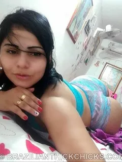 hot brazilian showing her ass - brazilianthickchicks .com